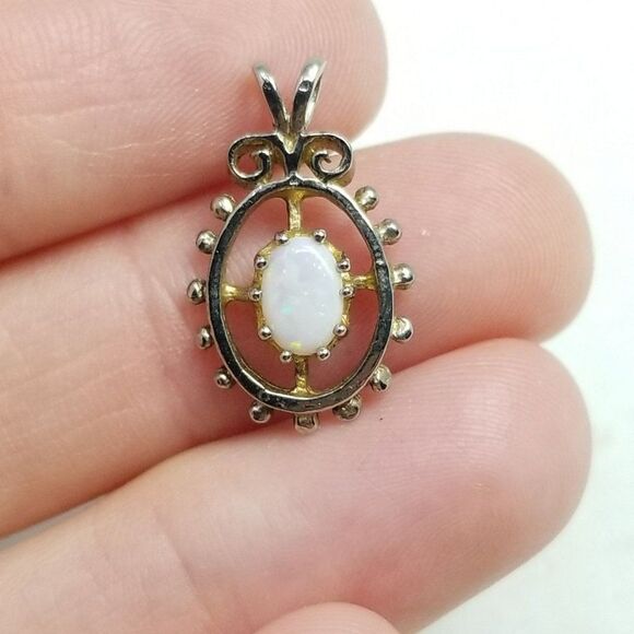 Vintage Small Oval Created White Opal Pendant / Charm, October Birthstone Estate - Picture 1 of 7